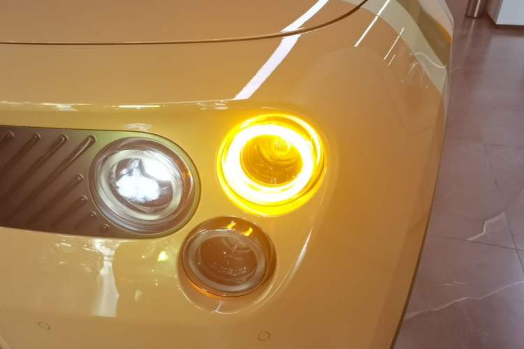 Used firefly 2025 Nomadic Mélange Special Edition Left Front Headlight