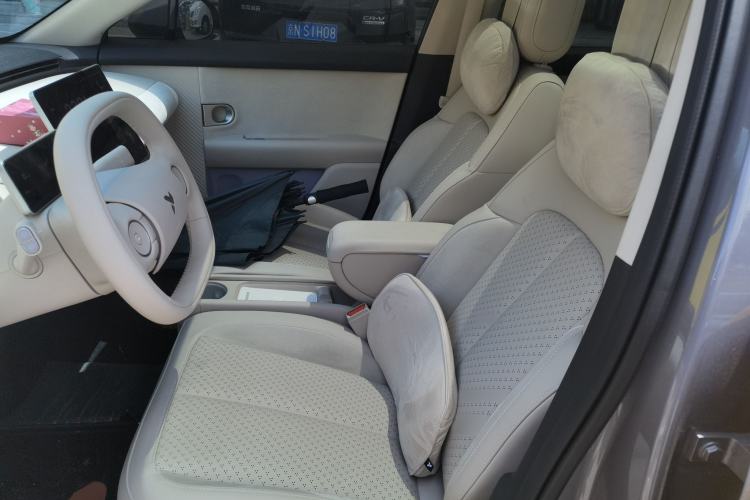 Used firefly 2025 Illuminated Edition Left Front Seat