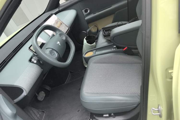 Used firefly 2025 Free Edition Left Front Seat