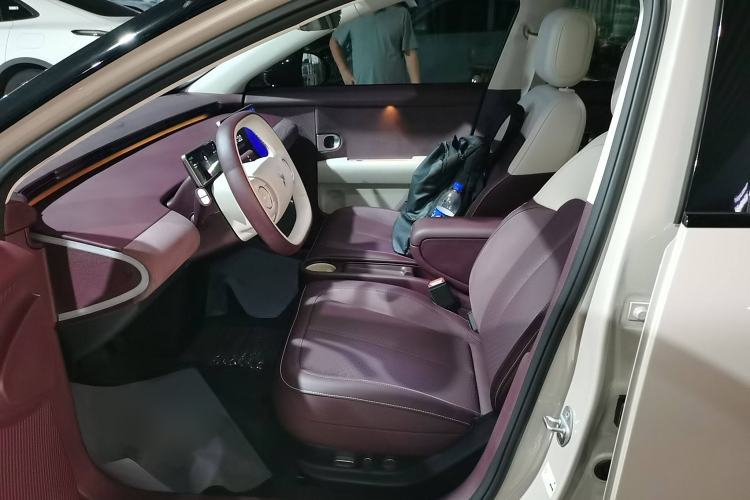 Used firefly 2025 Illuminated Edition Left Front Seat