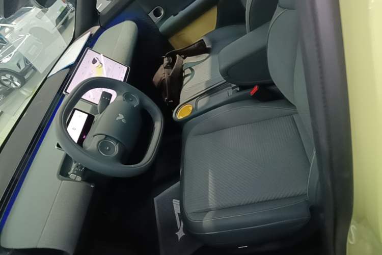 Used firefly 2025 Free Edition Left Front Seat