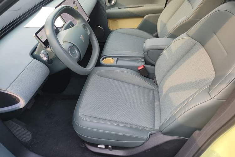 Used firefly 2025 Free Edition Left Front Seat
