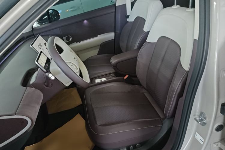 Used firefly 2025 Illuminated Edition Left Front Seat