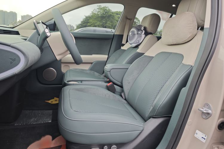 Used firefly 2025 Illuminated Edition Left Front Seat