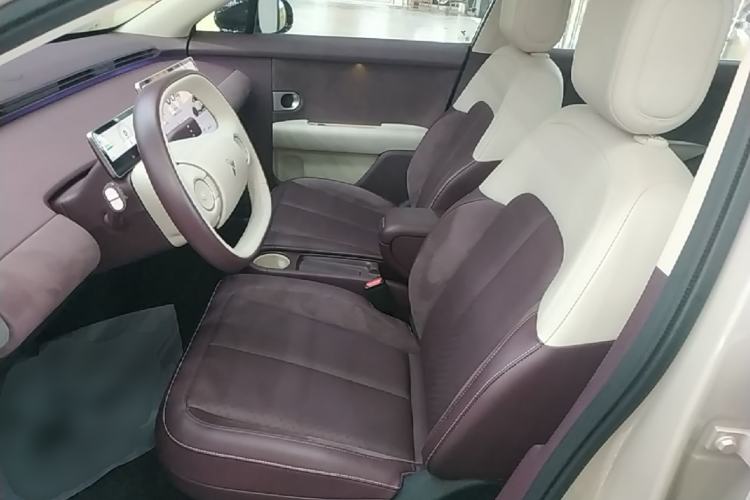 Used firefly 2025 Illuminated Edition Left Front Seat