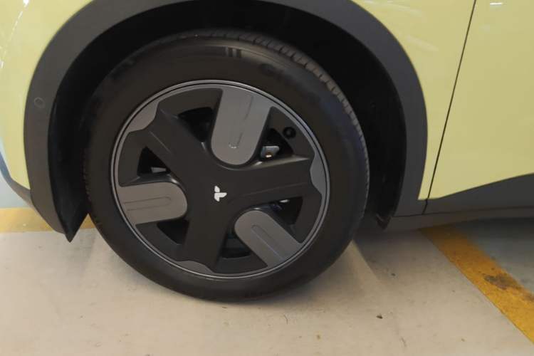 Used firefly 2025 Free Edition Left Front Wheel Hub