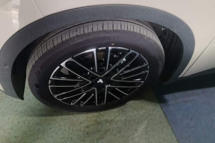 Used firefly 2025 Illuminated Edition Left Front Wheel Hub