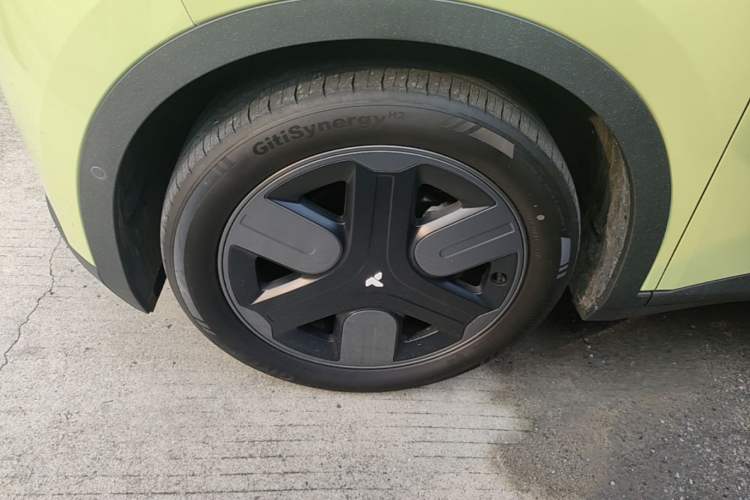 Used firefly 2025 Free Edition Left Front Wheel Hub