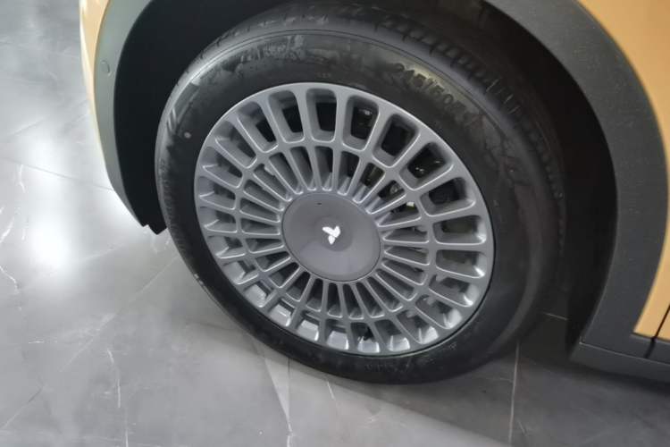 Used firefly 2025 Nomadic Mélange Special Edition Left Front Wheel Hub