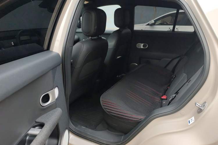 Used firefly 2025 Free Edition Left Rear Seat