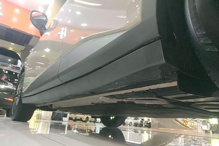 Used firefly 2025 Illuminated Edition Left Side Sill