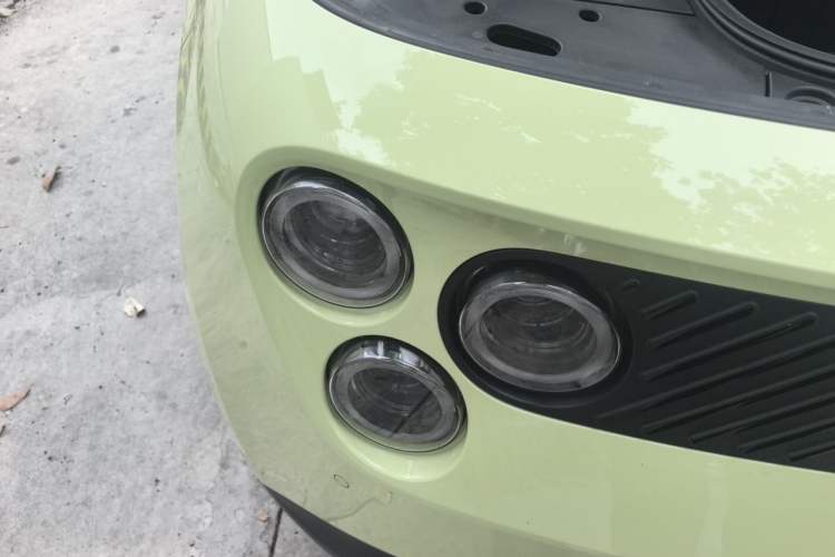 Used firefly 2025 Free Edition Right Front Headlight
