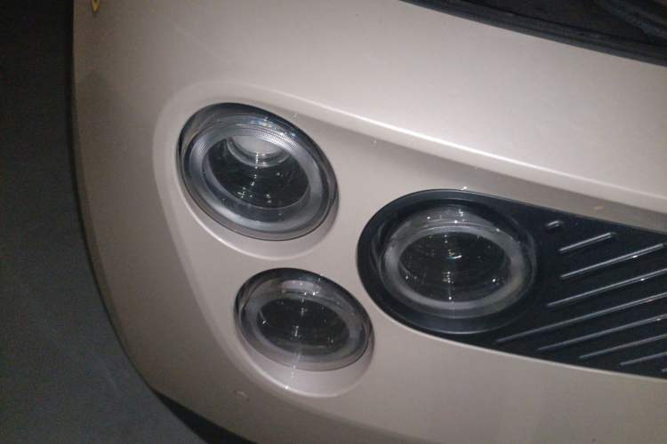 Used firefly 2025 Illuminated Edition Right Front Headlight