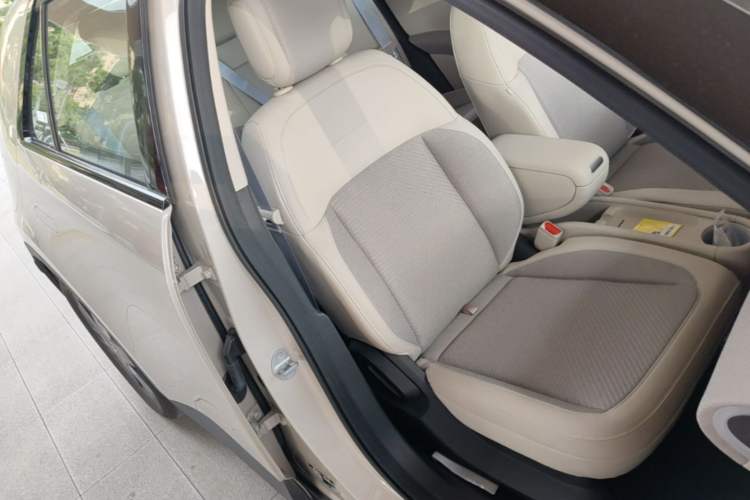 Used firefly 2025 Free Edition Right Front Seat