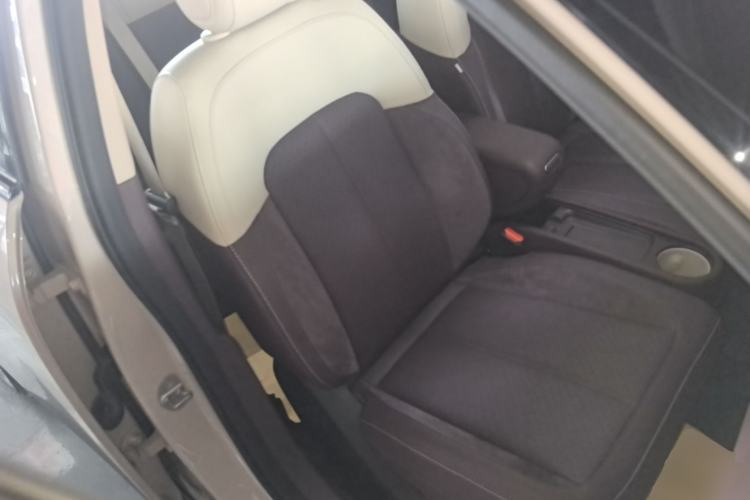 Used firefly 2025 Illuminated Edition Right Front Seat