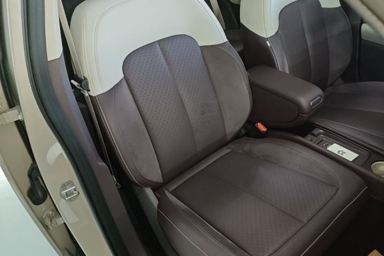 Used firefly 2025 Illuminated Edition Right Front Seat