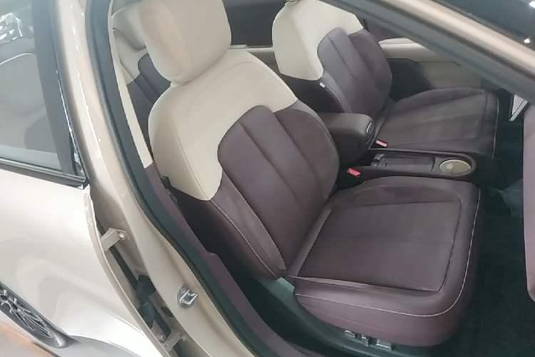 Used firefly 2025 Illuminated Edition Right Front Seat