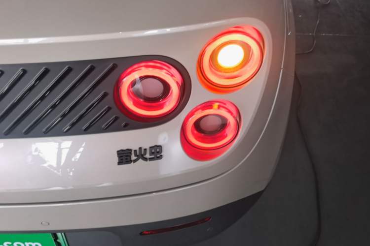 Used firefly 2025 Illuminated Edition Right Rear Taillight