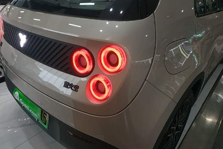 Used firefly 2025 Illuminated Edition Right Rear Taillight
