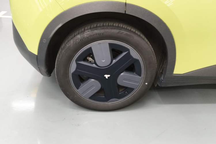 Used firefly 2025 Free Edition Right Rear Wheel Hub