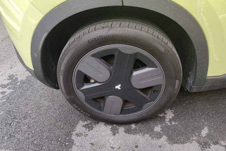 Used firefly 2025 Free Edition Right Rear Wheel Hub