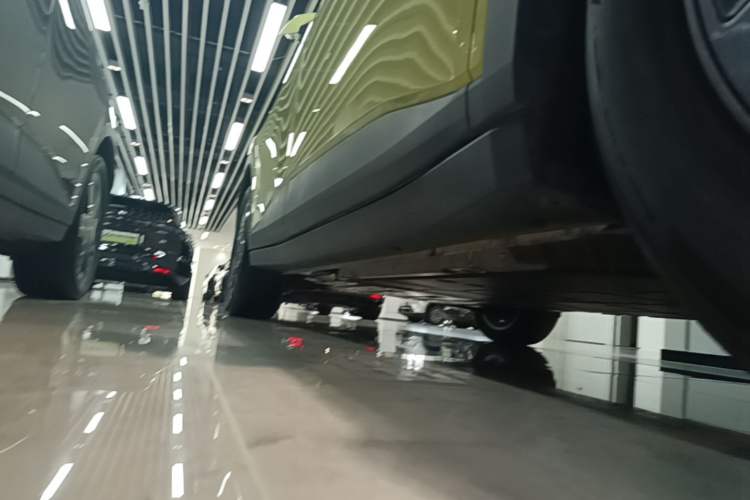 Used firefly 2025 Free Edition Right Side Sill