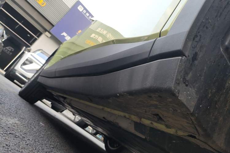 Used firefly 2025 Free Edition Right Side Sill