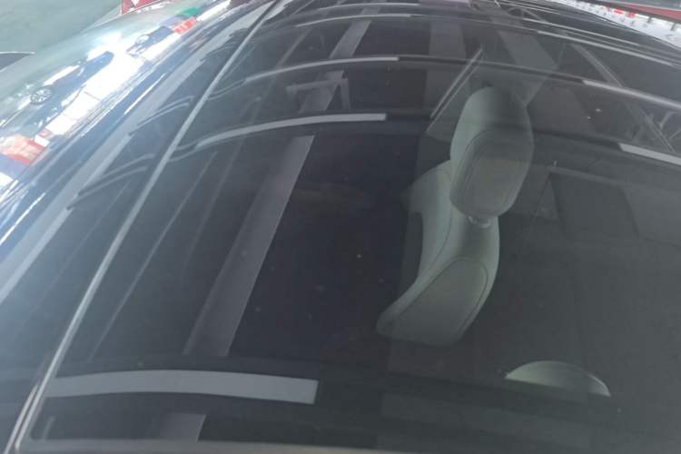Used firefly 2025 Illuminated Edition Roof