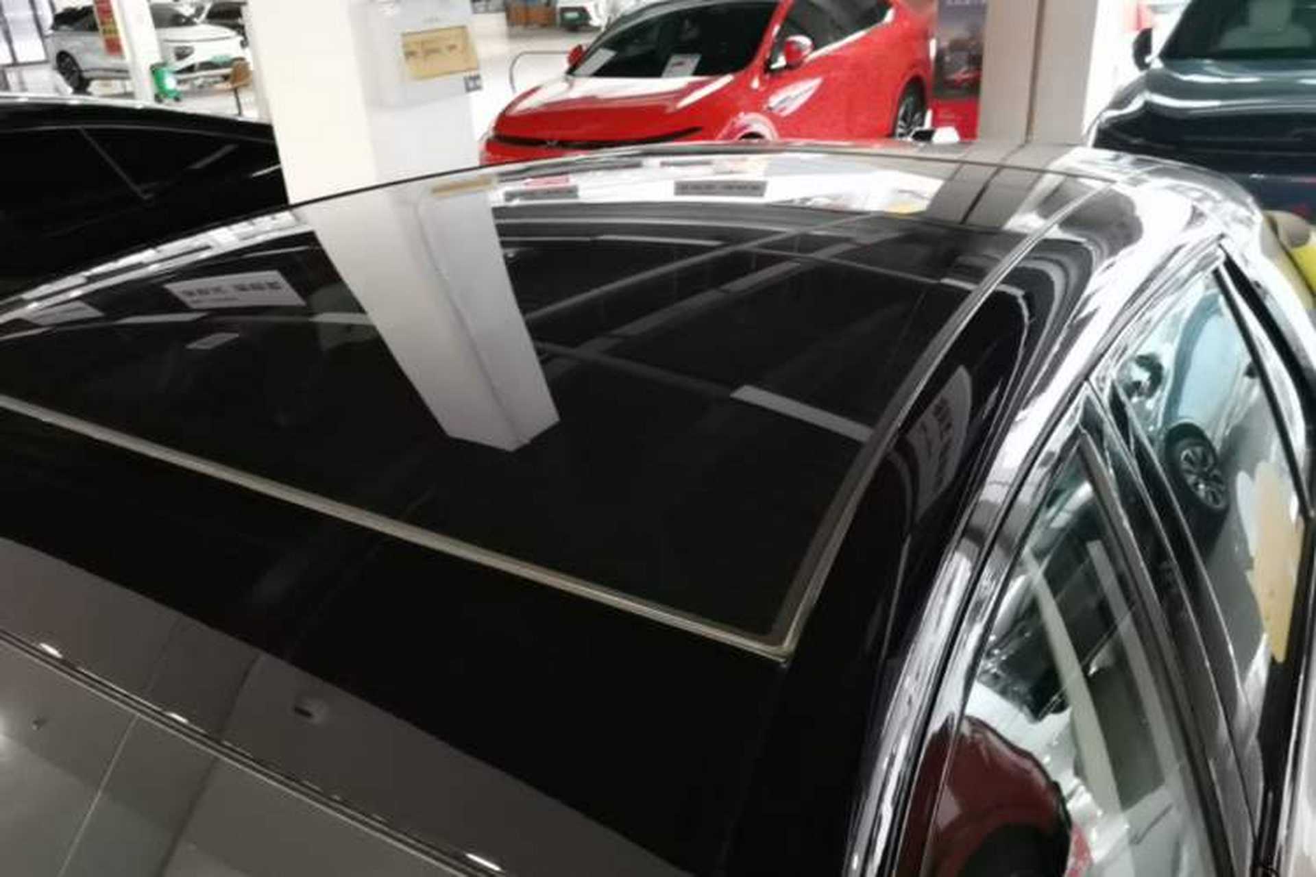 Used firefly 2025 Illuminated Edition Roof