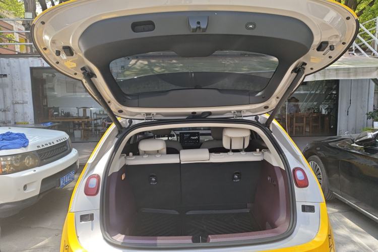 Used firefly 2025 Illuminated Edition Trunk
