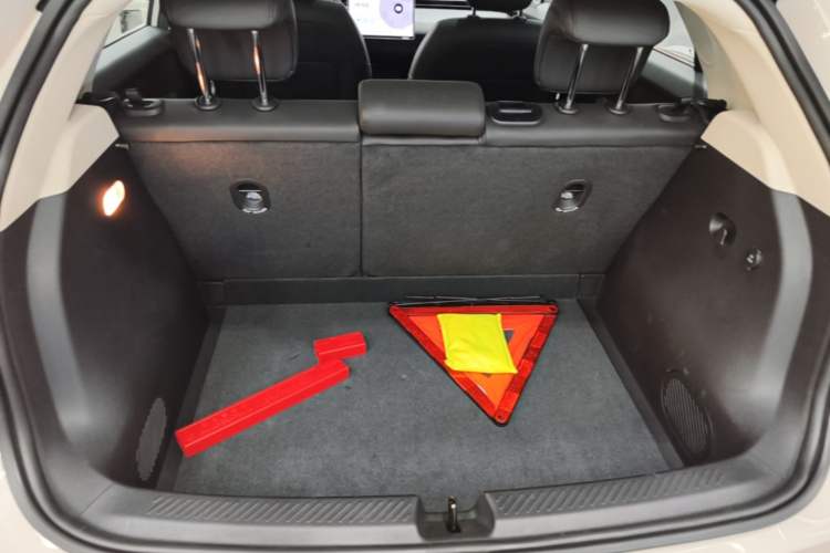 Used firefly 2025 Illuminated Edition Trunk