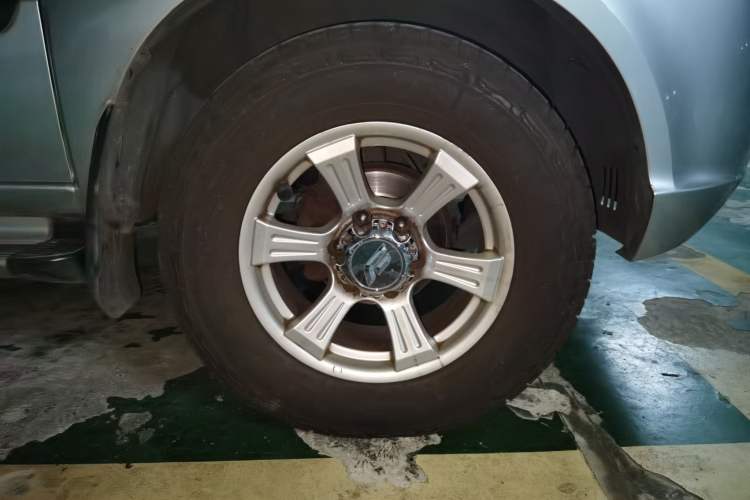Used Foday Explorer 6  Right Front Wheel Hub