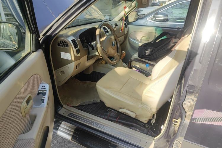 Used Foday Explorer Ⅲ 2011 2.2L Manual Gasoline Version Driver Seat