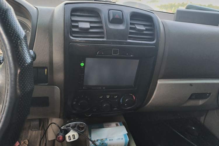 Used Foday Explorer Ⅲ 2014 2.0T Manual Diesel Version Audio And AC Panel