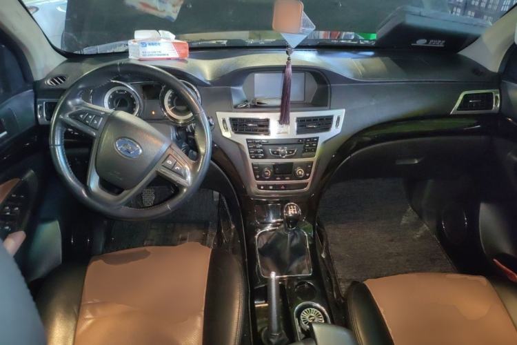 Used Foday Landfort 2015 2.4L Gasoline Two-Wheel Drive Luxury Edition 7 Seats Center Console