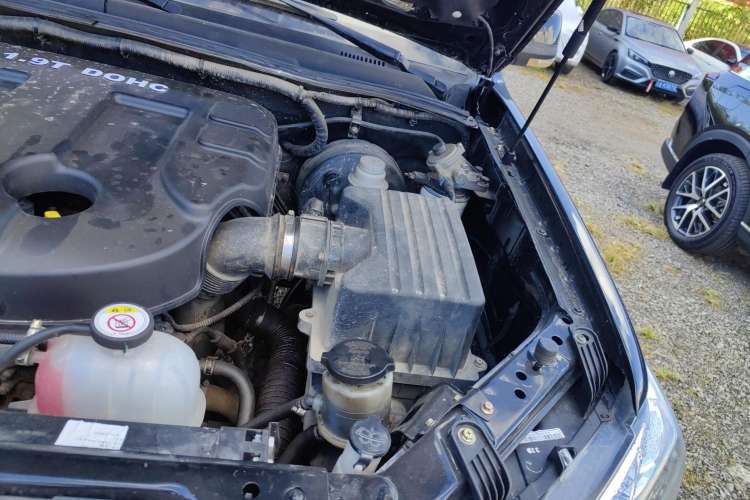 Used Foday Landfort 2015 1.9T Diesel Two-Wheel Drive Standard Edition 7 Seats Engine Bay Left