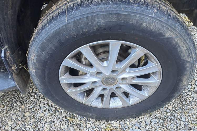 Used Foday Landfort 2015 1.9T Diesel Two-Wheel Drive Standard Edition 7 Seats Right Front Wheel Hub