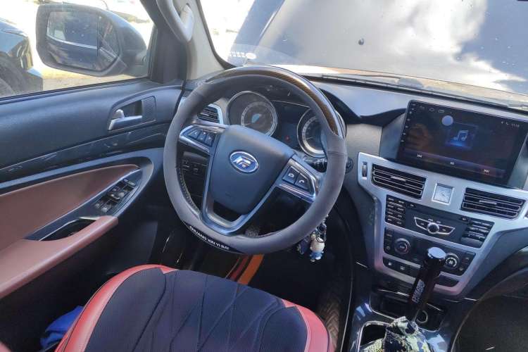 Used Foday Landfort 2015 1.9T Diesel Two-Wheel Drive Standard Edition 7 Seats Steering Wheel