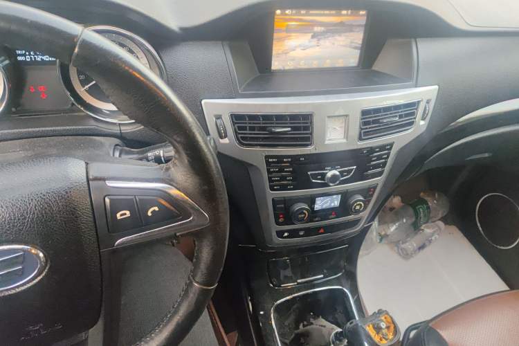 Used Foday Landfort 2015 1.9T Diesel Two-Wheel Drive Standard Edition 7 Seats Audio And AC Panel
