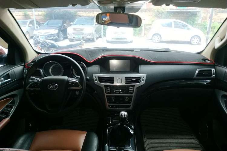 Used Foday Landfort 2015 2.4L Gasoline Two-Wheel Drive Standard Edition 7-Seater Center Console