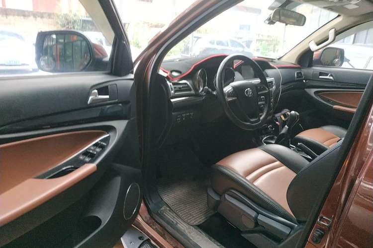 Used Foday Landfort 2015 2.4L Gasoline Two-Wheel Drive Standard Edition 7-Seater Driver Seat