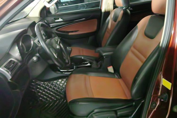 Used Foday Landfort 2015 1.9T Diesel Two-Wheel Drive Standard Edition 7 Seats Interior 2