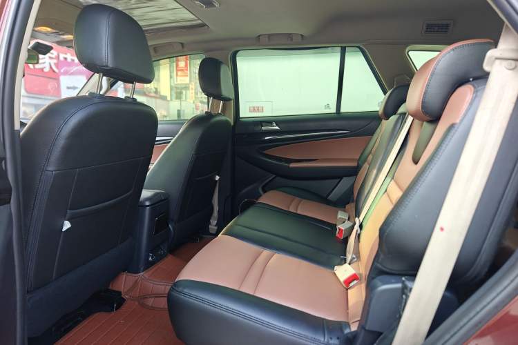 Used Foday Landfort 2015 1.9T Diesel 4x4 Luxury Edition 7-Seater Interior 2