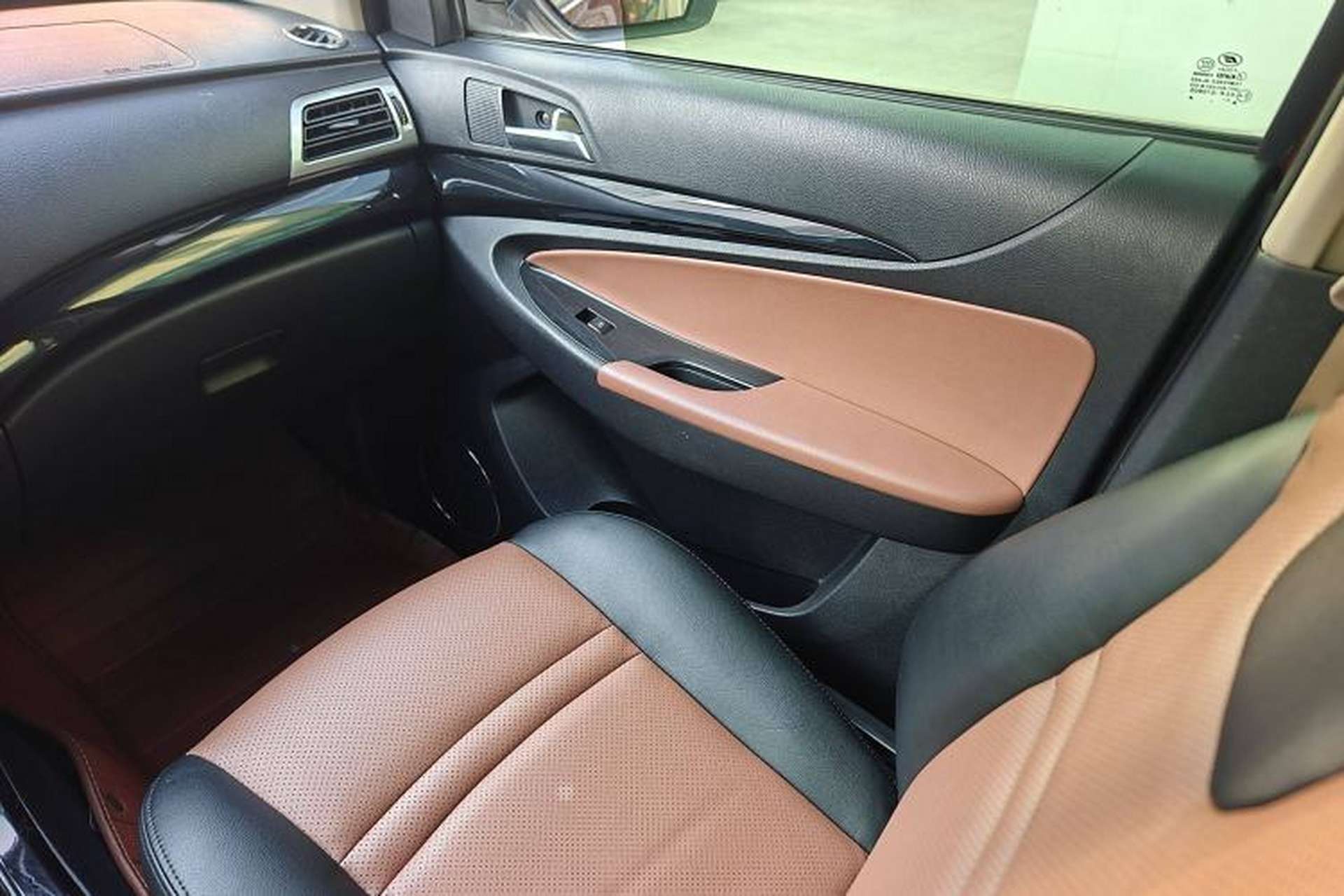 Used Foday Landfort 2015 1.9T Diesel 4x4 Luxury Edition 7-Seater Interior 4