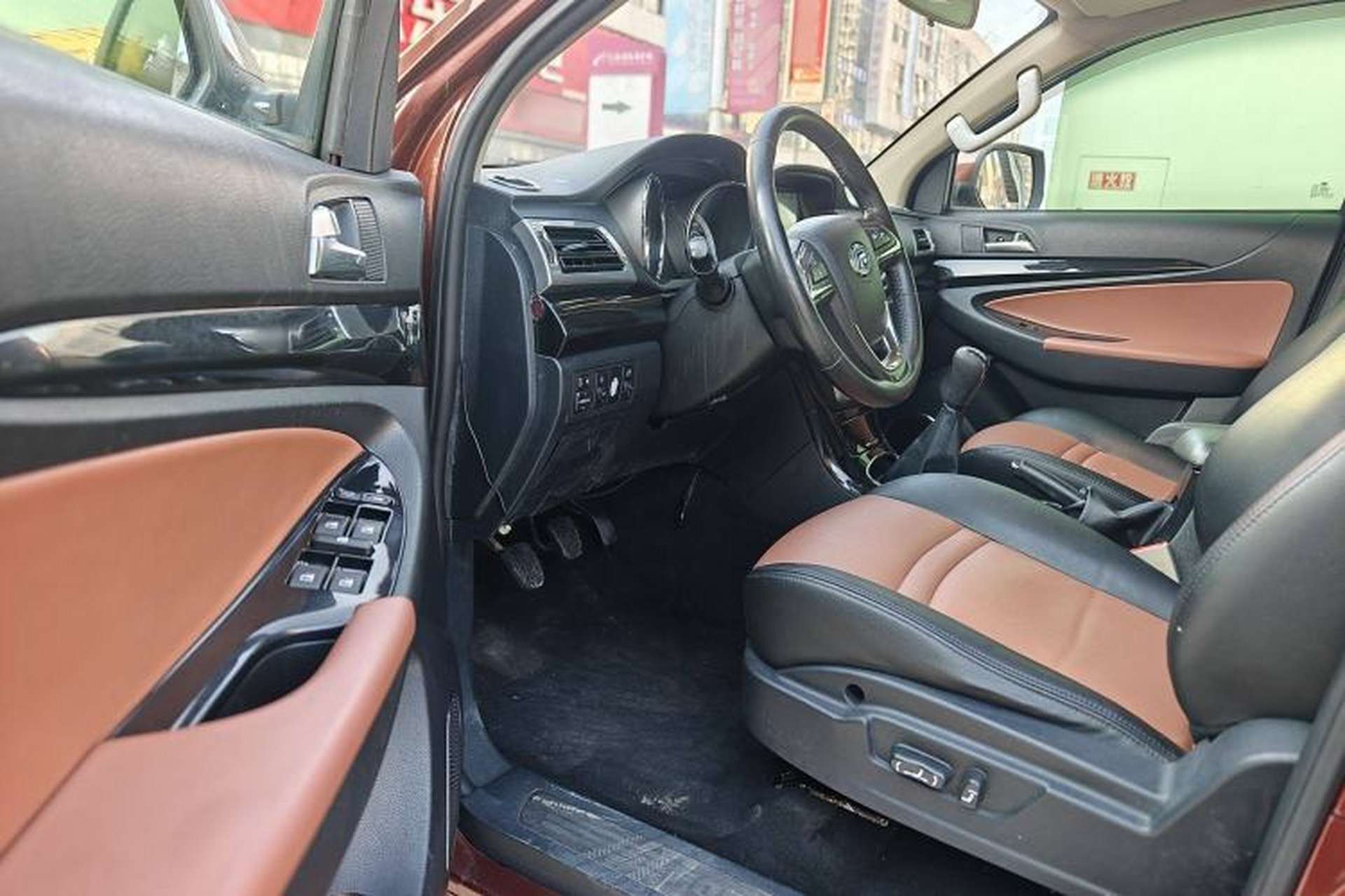 Used Foday Landfort 2015 1.9T Diesel 4x4 Luxury Edition 7-Seater Interior 8