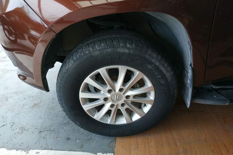 Used Foday Landfort 2015 2.4L Gasoline Two-Wheel Drive Standard Edition 7-Seater Left Front Wheel Hub