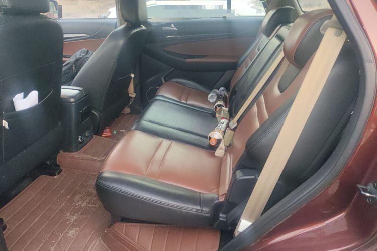 Used Foday Landfort 2015 1.9T Diesel Two-Wheel Drive Standard Edition 7 Seats Left Rear Seat