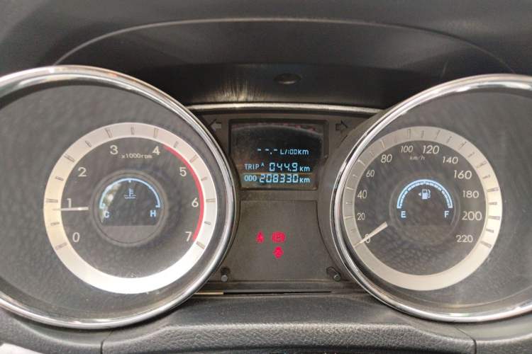 Used Foday Landfort 2015 1.9T Diesel Two-Wheel Drive Luxury Edition 7 Seats Odometer Close Up