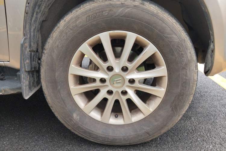 Used Foday Landfort 2015 1.9T Diesel Two-Wheel Drive Luxury Edition 7 Seats Right Front Wheel Hub