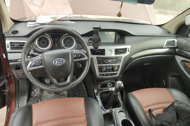 Used Foday Landfort 2015 1.9T Diesel Two-Wheel Drive Luxury Edition 7 Seats Center Console